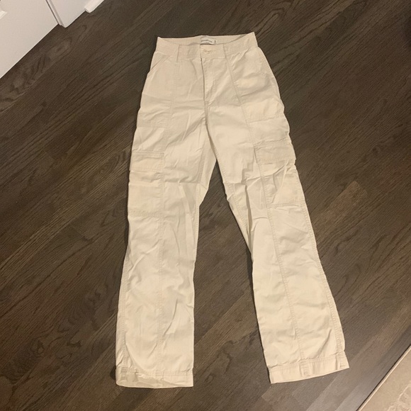 Abercrombie & Fitch Pants - Abercrombie Relaxed Cargo Pants, Cream